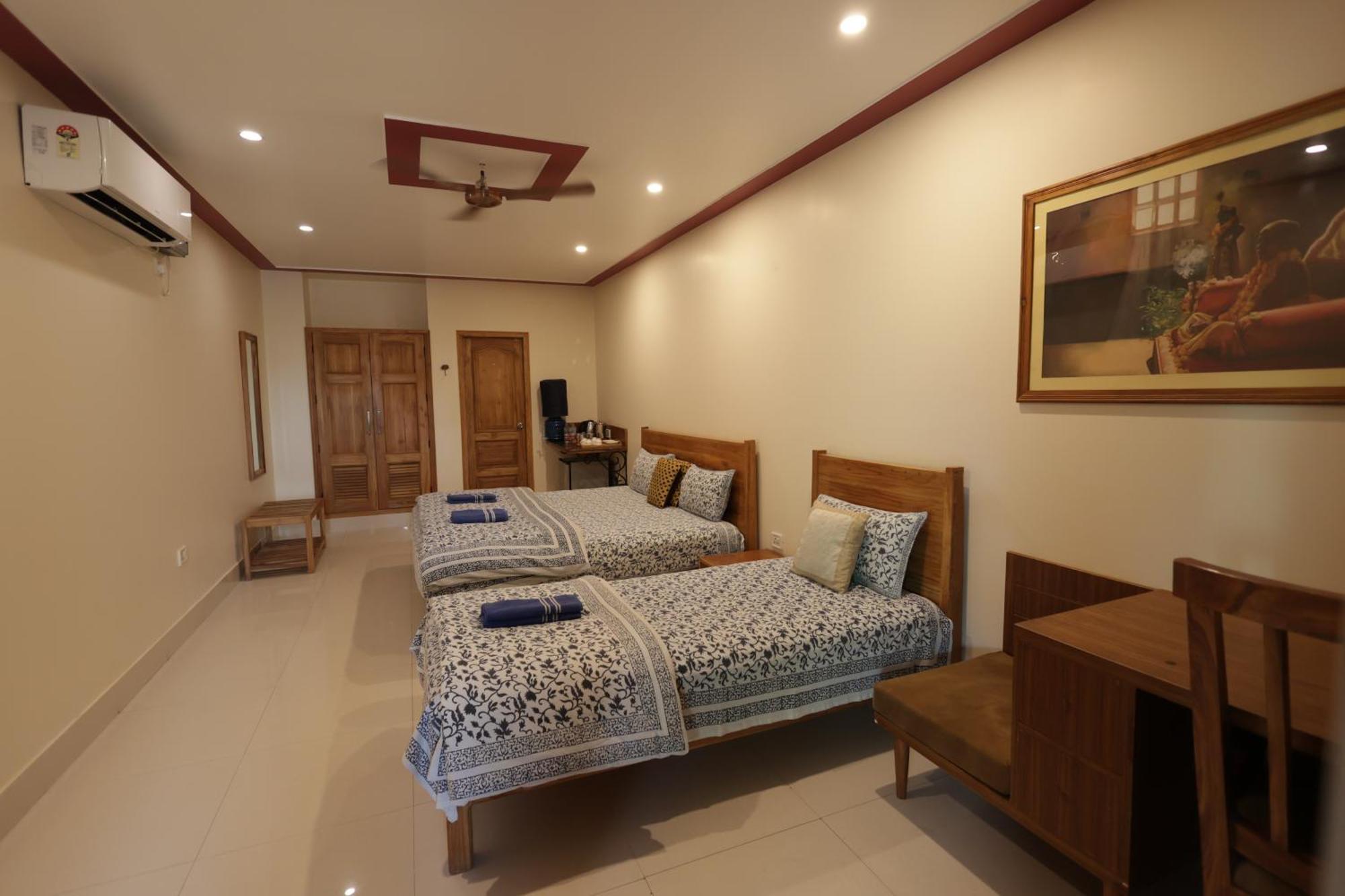 Mvt Guesthouse & Restaurant Vrindāvan Eksteriør bilde