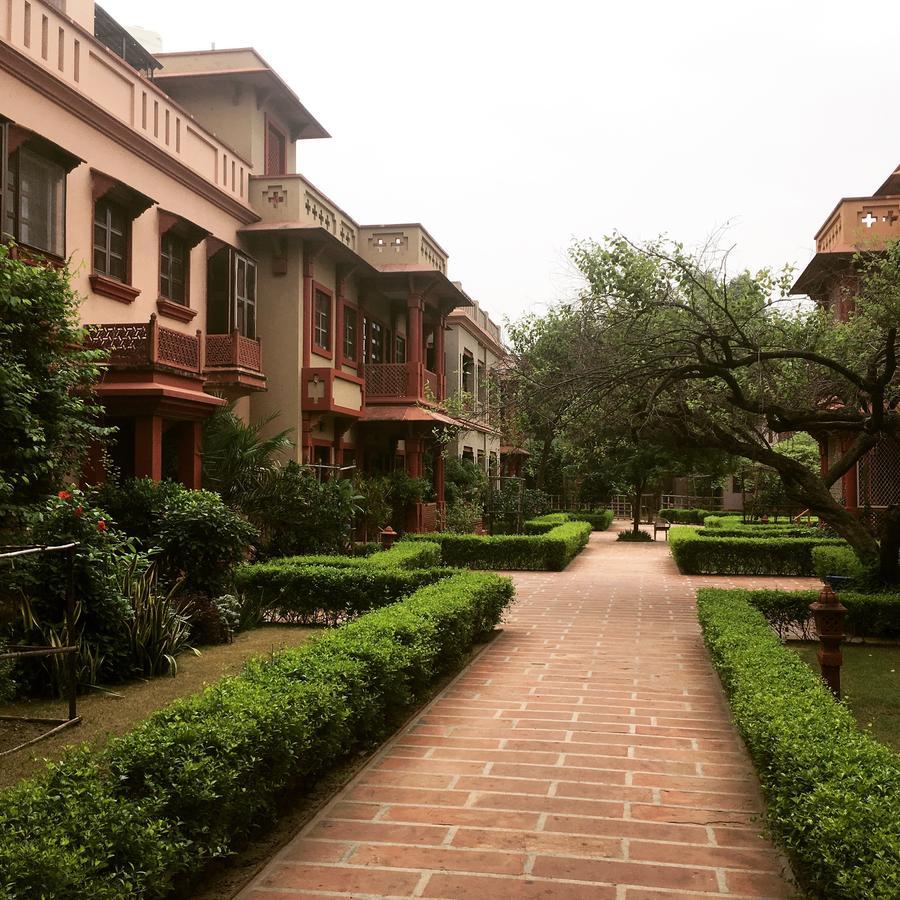 Mvt Guesthouse & Restaurant Vrindāvan Eksteriør bilde