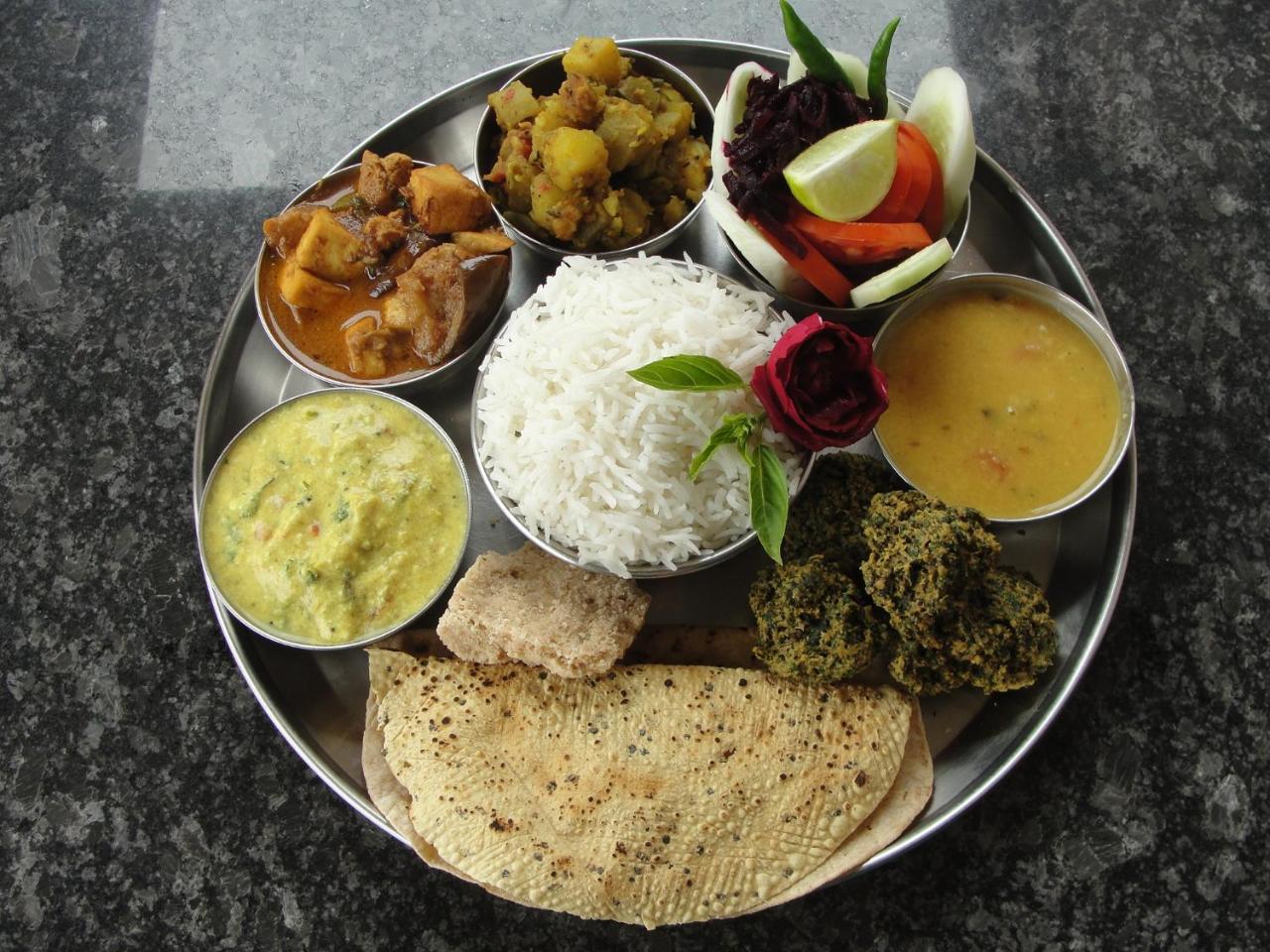 Mvt Guesthouse & Restaurant Vrindāvan Eksteriør bilde