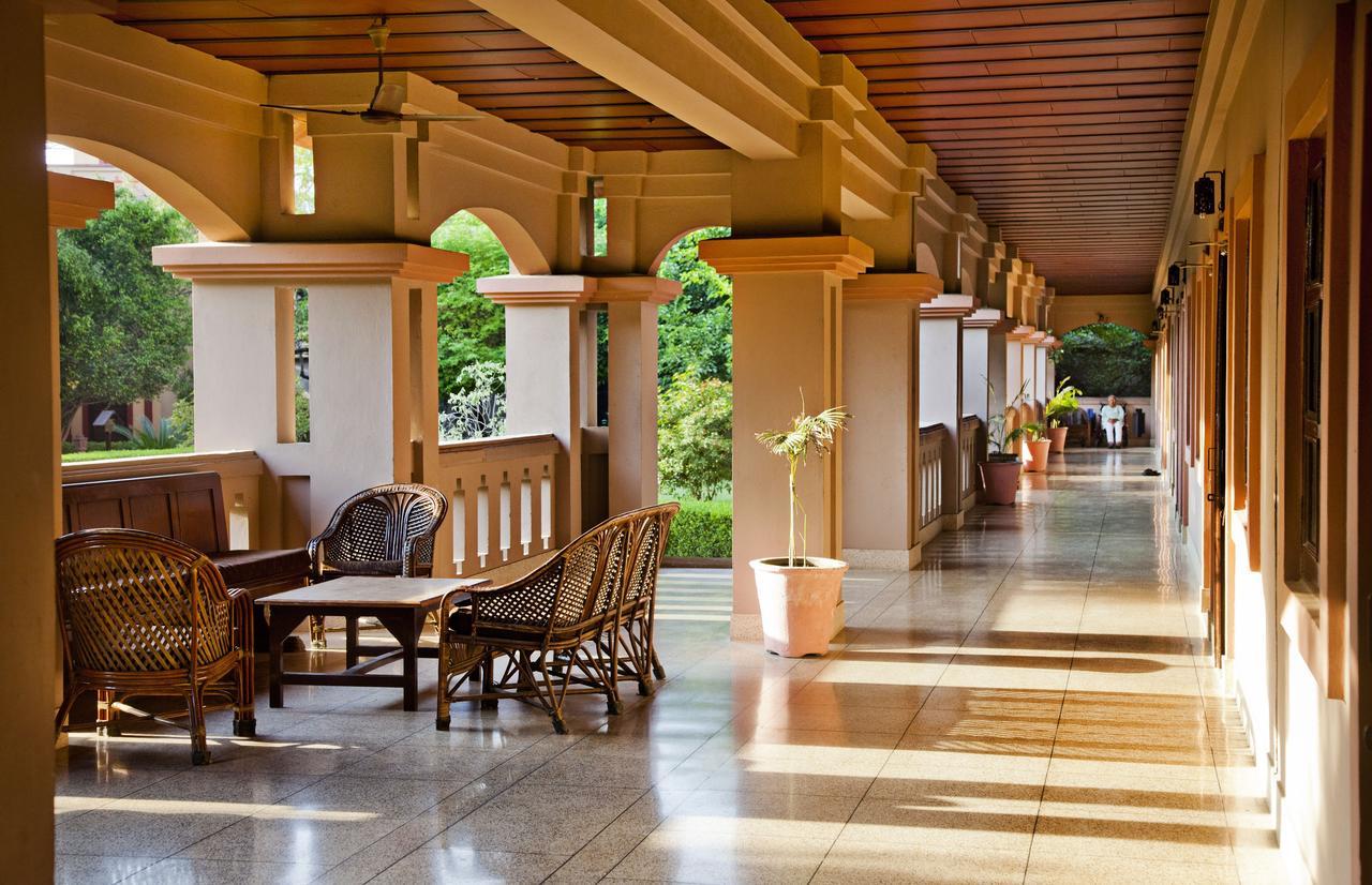 Mvt Guesthouse & Restaurant Vrindāvan Eksteriør bilde