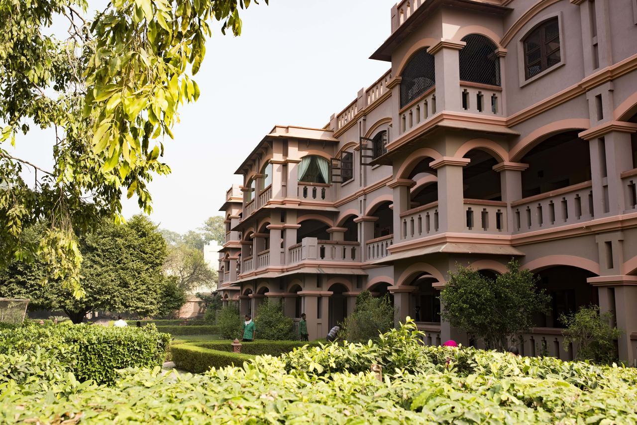 Mvt Guesthouse & Restaurant Vrindāvan Eksteriør bilde