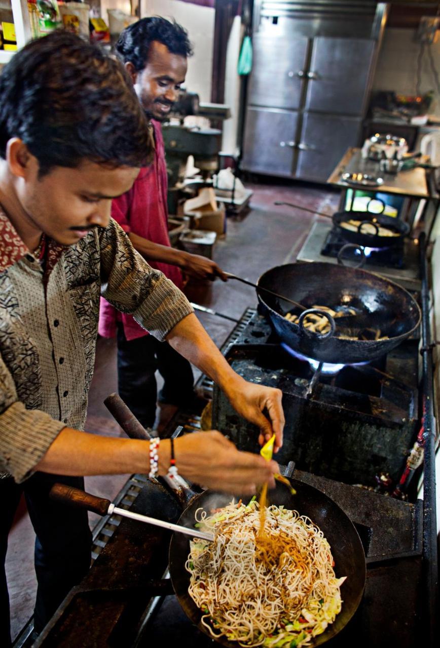 Mvt Guesthouse & Restaurant Vrindāvan Eksteriør bilde