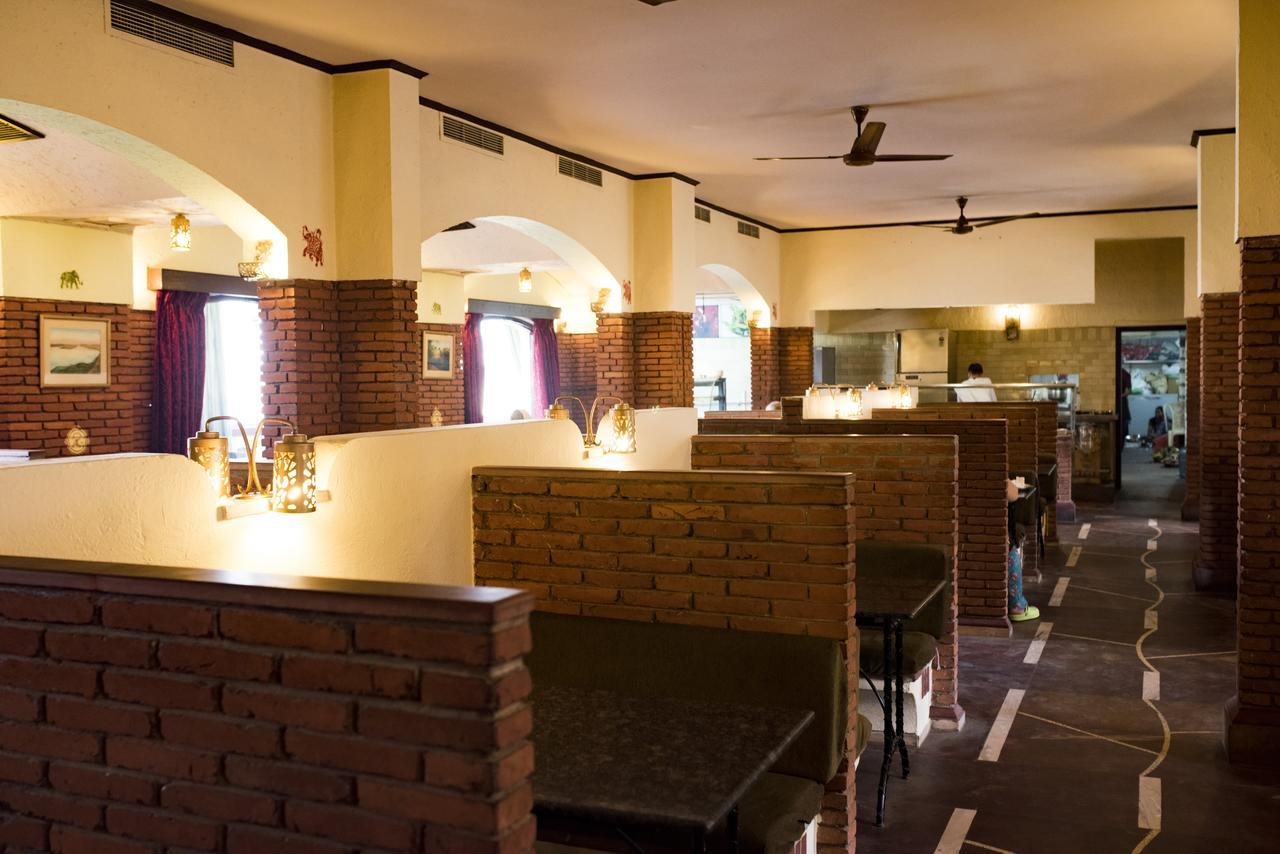 Mvt Guesthouse & Restaurant Vrindāvan Eksteriør bilde